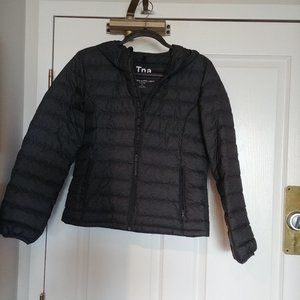 Aritzia TNA Botanie Super Light Packable Puffer